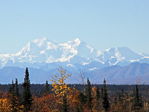A clear day on the Denali Highway.